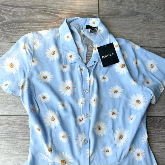 NWT Forever  21 Light Blue Daisy Open Back Button Down Shirt Dress - Picture 5 of 13